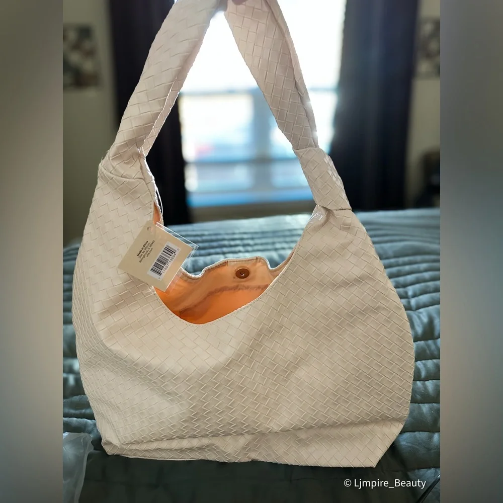 🆕 ULTA Elegant White Woven Shoulder Bag NWT